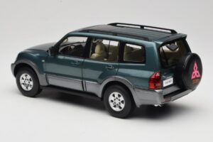 Mitsubishi Pajero V73 Zielony YC Model 1:18 241218040101010215 Metal — zdjęcie 7 z 8