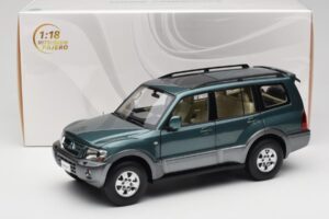 Mitsubishi Pajero V73 Zielony YC Model 1:18 241218040101010215 Metal — zdjęcie 8 z 8