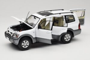 Mitsubishi Pajero V73 Biały YC Model 1:18 241218040103010206 Metal — zdjęcie 2 z 8