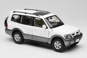 Mitsubishi Pajero V73 Biały YC Model 1:18 241218040103010206 Metal — zdjęcie 6 z 8
