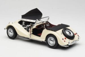 Morgan 4/4 Series II Biały Kyosho 1:18 08111W Metal — zdjęcie 5 z 8