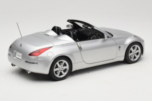Nissan Fairlady Z Z33 Roadster Diamond Silver AUTOart 1:18 77376 Metal — zdjęcie 3 z 8