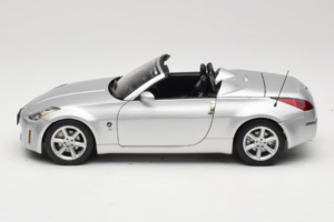 Nissan Fairlady Z Z33 Roadster Diamond Silver AUTOart 1:18 77376 Metal — zdjęcie 4 z 8