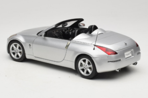 Nissan Fairlady Z Z33 Roadster Diamond Silver AUTOart 1:18 77376 Metal — zdjęcie 7 z 8