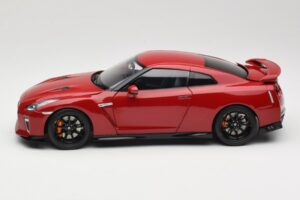 Nissan GT-R R35 Track Edition NISMO Vibrant Red MotorHelix 1:18 M83511 Metal — zdjęcie 4 z 8