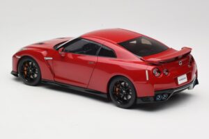 Nissan GT-R R35 Track Edition NISMO Vibrant Red MotorHelix 1:18 M83511 Metal — zdjęcie 7 z 8