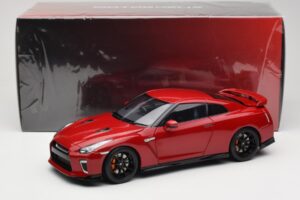 Nissan GT-R R35 Track Edition NISMO Vibrant Red MotorHelix 1:18 M83511 Metal — zdjęcie 8 z 8