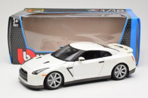 Nissan GT-R R35 Biały Bburago 1:18 18-12079 Metal — zdjęcie 8 z 8