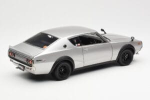 Nissan Skyline 2000 GT-R KPGC110 Srebrny Kyosho 1:18 08255S Metal — zdjęcie 3 z 8
