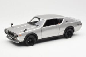 Nissan Skyline 2000 GT-R KPGC110 Srebrny Kyosho 1:18 08255S Metal