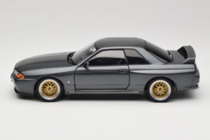 Nissan Skyline GT-R R32 V-Spec II Tuned Gun Grey Metallic AUTOart 1:18 77417 Metal — zdjęcie 4 z 8