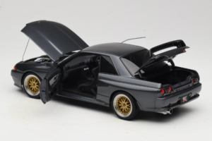 Nissan Skyline GT-R R32 V-Spec II Tuned Gun Grey Metallic AUTOart 1:18 77417 Metal — zdjęcie 5 z 8