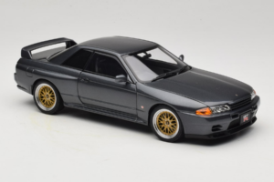Nissan Skyline GT-R R32 V-Spec II Tuned Gun Grey Metallic AUTOart 1:18 77417 Metal — zdjęcie 6 z 8