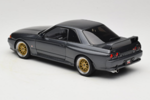 Nissan Skyline GT-R R32 V-Spec II Tuned Gun Grey Metallic AUTOart 1:18 77417 Metal — zdjęcie 7 z 8