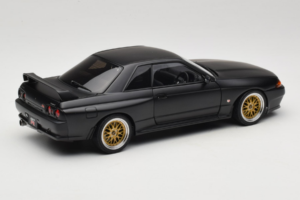 Nissan Skyline GT-R R32 V-Spec II Tuned Version Matt Black AUTOart 1:18 77418 Metal — zdjęcie 3 z 8