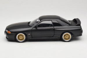 Nissan Skyline GT-R R32 V-Spec II Tuned Version Matt Black AUTOart 1:18 77418 Metal — zdjęcie 4 z 8