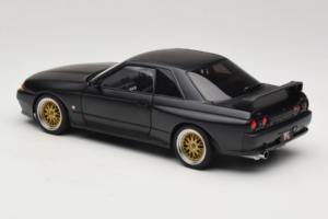Nissan Skyline GT-R R32 V-Spec II Tuned Version Matt Black AUTOart 1:18 77418 Metal — zdjęcie 7 z 8