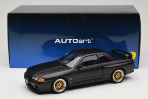 Nissan Skyline GT-R R32 V-Spec II Tuned Version Matt Black AUTOart 1:18 77418 Metal — zdjęcie 8 z 8