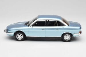NSU Ro80 Niebieski Metallic Minichamps 1:18 151015400 Metal — zdjęcie 3 z 6