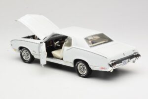 Oldsmobile Cutlass SX Biały ERTL 1:18 33775 Metal — zdjęcie 5 z 8