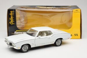Oldsmobile Cutlass SX Biały ERTL 1:18 33775 Metal — zdjęcie 8 z 8
