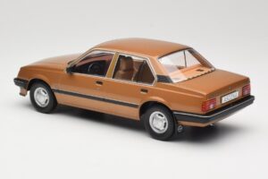 Opel Ascona C Berlina Beige Metallic MCG 1:18 MCG18459 Metal — zdjęcie 5 z 6