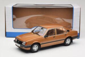 Opel Ascona C Berlina Beige Metallic MCG 1:18 MCG18459 Metal — zdjęcie 6 z 6