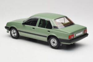 Opel Ascona C Metallic Light Green MCG 1:18 MCG18458 Metal — zdjęcie 5 z 6