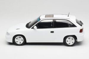 Opel Astra F GSi Blanc Casablanca Norev 1:18 183673 Metal — zdjęcie 3 z 6