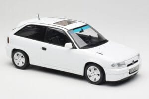 Opel Astra F GSi Blanc Casablanca Norev 1:18 183673 Metal — zdjęcie 4 z 6