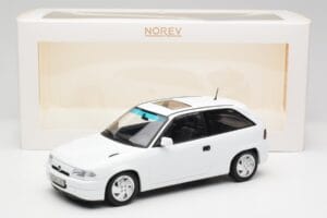 Opel Astra F GSi Blanc Casablanca Norev 1:18 183673 Metal — zdjęcie 6 z 6
