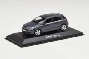 Opel Astra H Ciemny Niebieski Minichamps 1:43 B24910027-A1 Metal — zdjęcie 2 z 4