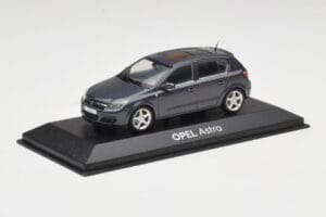 Opel Astra H Szary Minichamps 1:43 B24910027A Metal — zdjęcie 2 z 4