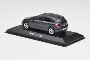 Opel Astra H Szary Minichamps 1:43 B24910027A Metal — zdjęcie 3 z 4