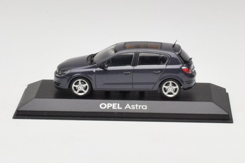 Opel Astra H Szary Minichamps 1:43 B24910027A Metal