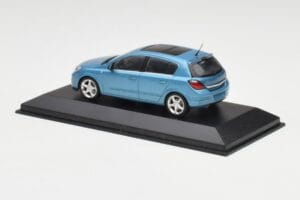 Opel Astra H Jasny Niebieski Minichamps 1:43 400043001 Metal — zdjęcie 3 z 4