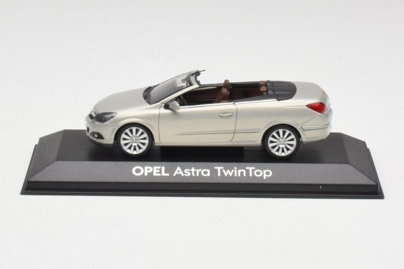 Opel Astra H Twin Top Srebrny Minichamps 1:43 403045633 Metal