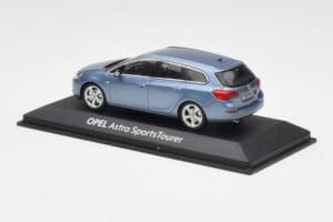 Opel Astra J Sports Tourer Blue Metallic Minichamps 1:43 400049012 Metal — zdjęcie 3 z 4
