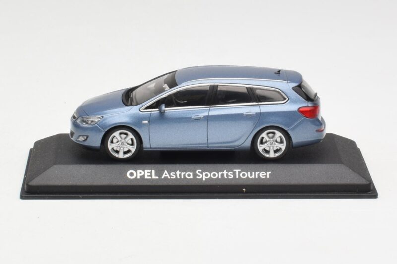 Opel Astra J Sports Tourer Blue Metallic Minichamps 1:43 400049012 Metal