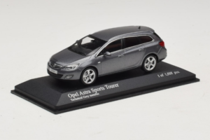 Opel Astra J Sports Tourer Minichamps 1:43 400049014 Metal — zdjęcie 2 z 4