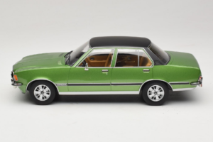 Opel Commodore B Zielony MCG 1:18 MCG18565 Metal — zdjęcie 3 z 6