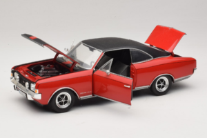 Opel Commodore GS/E Czerwony Revell 1:18 08826 Metal — zdjęcie 2 z 8