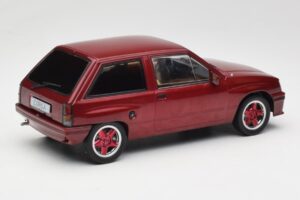 Opel Corsa A Custom Czerwony MCG 1:18 MCG18433 Metal — zdjęcie 2 z 6