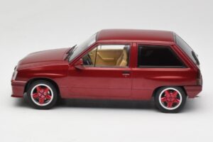 Opel Corsa A Custom Czerwony MCG 1:18 MCG18433 Metal — zdjęcie 3 z 6