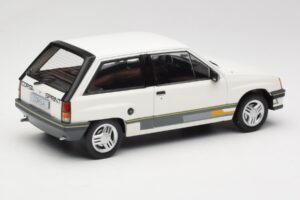 Opel Corsa A Sprint Biały MCG 1:18 MCG18432 Metal — zdjęcie 2 z 6