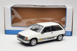 Opel Corsa A Sprint Biały MCG 1:18 MCG18432 Metal — zdjęcie 6 z 6