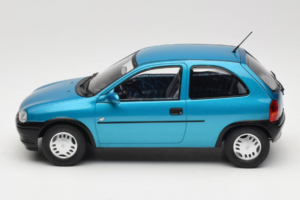 Opel Corsa B Blue Metallic MCG 1:18 MCG18514 Metal — zdjęcie 3 z 6