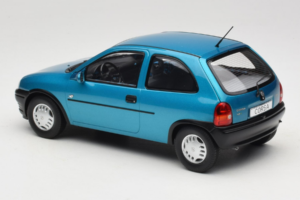 Opel Corsa B Blue Metallic MCG 1:18 MCG18514 Metal — zdjęcie 5 z 6