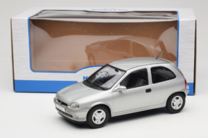 Opel Corsa B Grey Metallic MCG 1:18 MCG18515 Metal — zdjęcie 6 z 6
