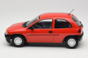 Opel Corsa B Czerwony MCG 1:18 MCG18513 Metal — zdjęcie 3 z 6